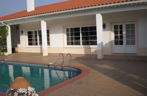 Praia do Ribatejo Villa | Homerez - Luxury Villa with Private Pool