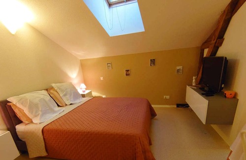 Duravel Apartment | Homerez - Nice studio for 2 ppl. with shared pool and garden at Duravel