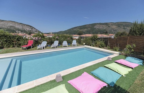 Foix Villa | Homerez - Refined Villa in Foix with Private Pool and Jacuzzi
