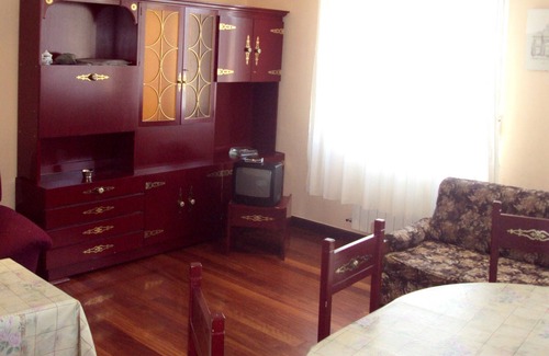 Bonar House | Homerez - Spacious house for 8 ppl. with balcony at Boñar
