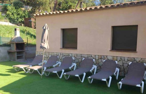 Rio d'Oro Villa | Homerez - Spacious villa for 8 ppl. with swimming-pool and terrace at Calonge