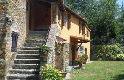 Tuoro sul Trasimeno Villa | Homerez - Villa in Tuoro sul Trasimeno