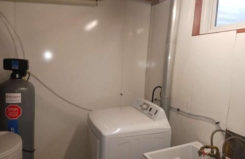 Kitchener House | Homestay at Heart Of Kitchener-Free Wifi & Parking