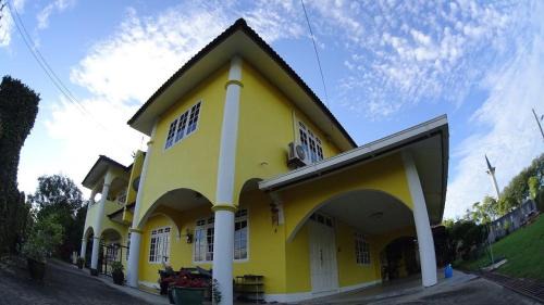 Tupong Tengah House | Homestay Petrajaya Kuching