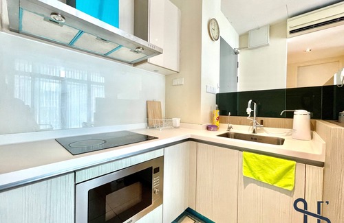 Downtown Kota Kinabalu Hotel | Homesuite’ Home @ Riverson SOHO