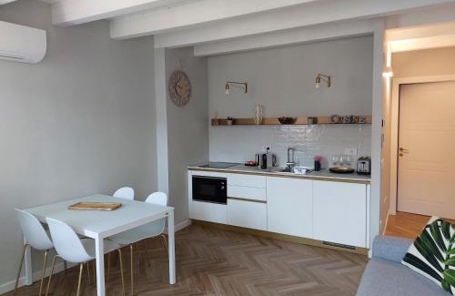 San Zeno Apartment | HomeThirtyFour