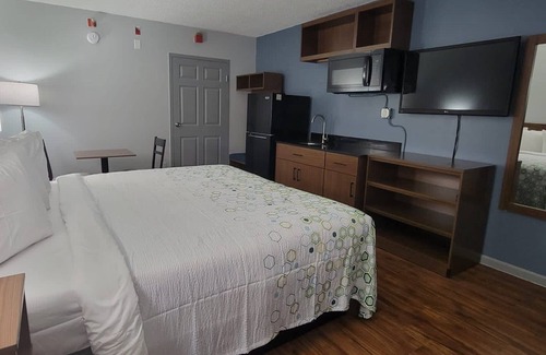 Egg Harbor Township Hotel | HomeTowne Studios By Red Roof Egg Harbor–Atlantic City Airport