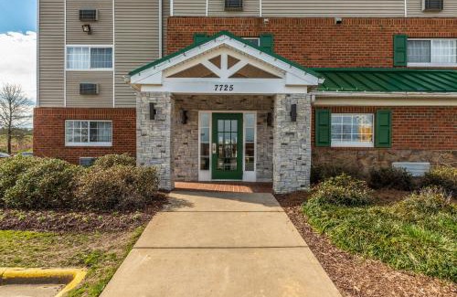 Concord Hotel | HomeTowne Studios & Suites by Red Roof Charlotte - Concord