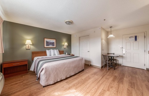 Concord Hotel | HomeTowne Studios & Suites by Red Roof Charlotte - Concord