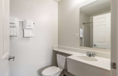 Concord Hotel | HomeTowne Studios & Suites by Red Roof Charlotte - Concord