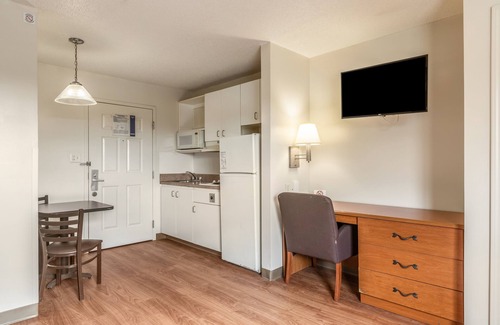 Concord Hotel | HomeTowne Studios & Suites by Red Roof Charlotte - Concord