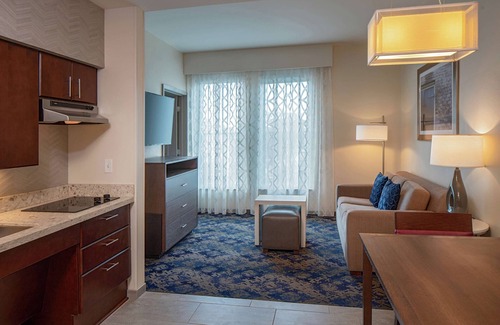 French Quarter Hotel | Homewood Suites by Hilton New Orleans French Quarter