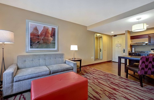 Albuquerque Hotel | Homewood Suites by Hilton Albuquerque Airport