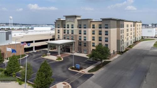 Milwaukee Hotel | Homewood Suites By Hilton Wauwatosa Milwaukee