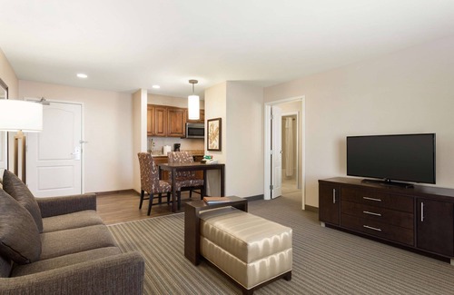 Fargo Hotel | Homewood Suites by Hilton Fargo