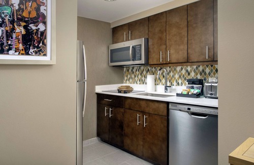 Rainey Street Historic District Hotel | Homewood Suites by Hilton Austin Downtown