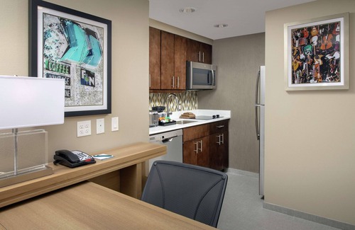 Rainey Street Historic District Hotel | Homewood Suites by Hilton Austin Downtown