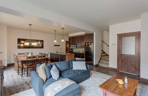 Versant Soleil Apartment | Homey 3BR Versant Soleil | Ski in/out | Pool & Spa