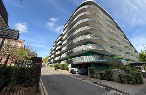 Wembley Park Apartment | Homey and Secure apartment - Wembley Stadium!
