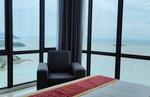 Tanjung Bungah Hotel | Hompton by the Beach Penang