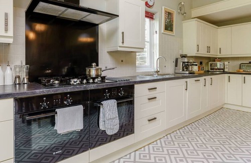 Llanfyrnach House | Honey Coach House - Wellstone