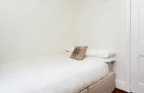 West Hampstead Apartment | Honeybourne Home, by Veeve