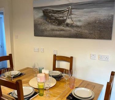 Newburgh House | Honeycomb Cottage