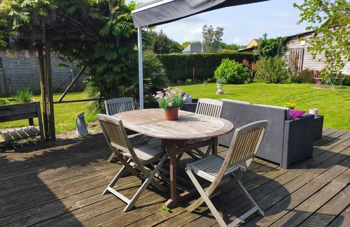 Berville-sur-Mer House | Honfleur 10kms, house 53m2 with fireplace and garden 900m2