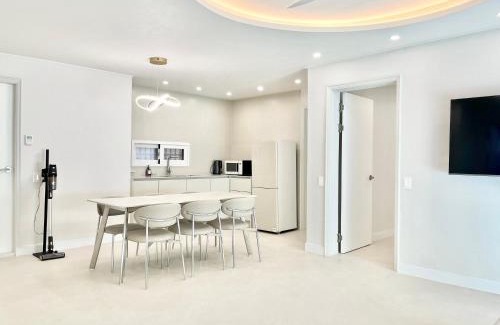 Sinchon-dong Apartment | Hongdae Zoe Three Room House