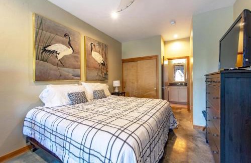 Hood River Apartment | Hood River White Cap