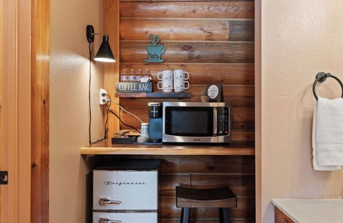 Duck Creek Village Hotel | Hoodoo Hideaway Double Queen Room Zion & Bryce