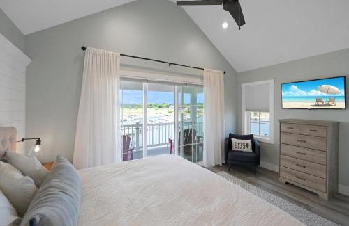 Ottawa House | Hook, Wine, & Sinker