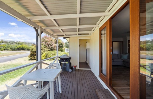 Augusta Cottage | Hop Skip Cottage - Hop Skip Cottage - A 60's cottage with tasteful touches of retro decor & modern furnishings