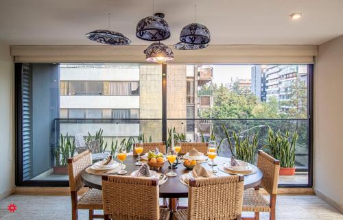 Los Morales Apartment | Horacio by Kukun