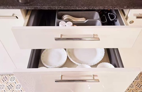 Nerul Apartment | Horizon 1BHK Suite by Da Alohas