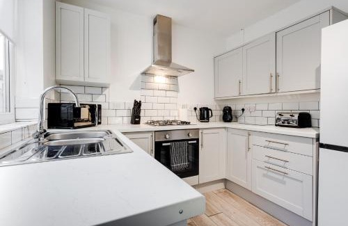 Anfield Apartment | HORNSEY LODGE - Strictly NO Parties
