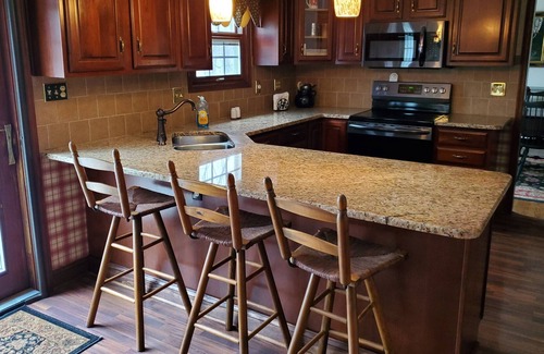 Kemblesville House | Horse friendly. Walk, bike, hack to Fair Hill. Minutes from Newark, DE. No pets.