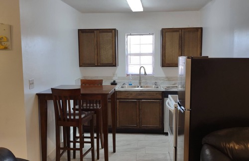 Manchaca House | Horse Ranch House 2 miles to Austin, Remodeled, Relaxed Atmosphere, SXSW Near