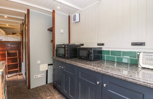Saint Owens Cross Cottage | HORSEBOX 1, family friendly, luxury holiday cottage in Peterstow