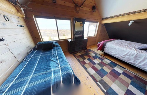 Monticello House | Horsehead Mountain Lodge, Stunning Log Cabin with Amazing Views