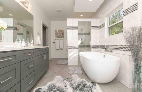 Horseshoe Bay House | Horseshoe Bay Stunner! Luxury!