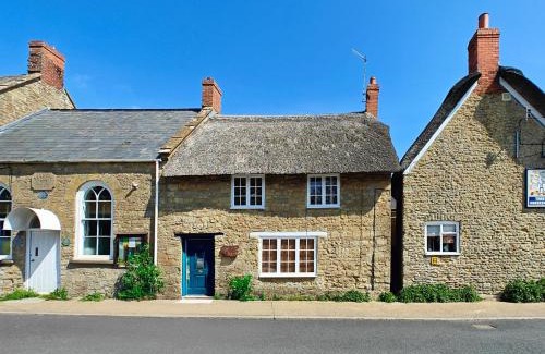 Burton Bradstock House | Horseshoe Cottage