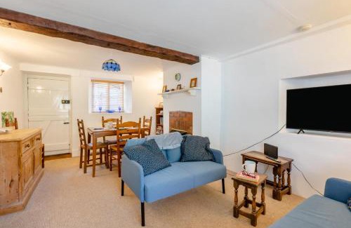 Burton Bradstock House | Horseshoe Cottage