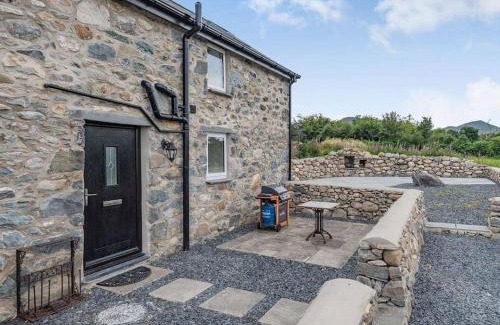 Caernarfon House | Horseshoe Cottage historic gem near Snowdonia.