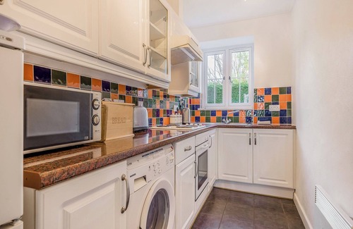 Weston-super-Mare Cottage | Horseshoe Cottage-UK37360
