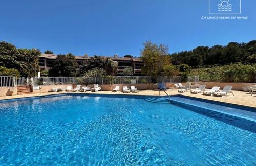 Le Pradet Apartment | Hortensia Régence Park Swimming pool Beach 300 m away