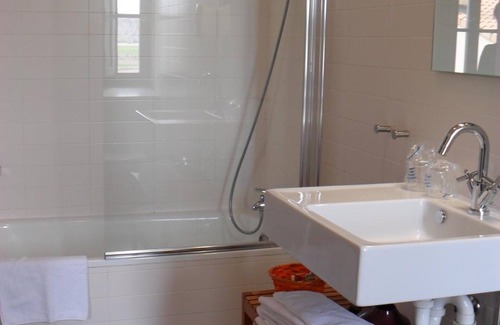 Villafranca Hostel | Hospedería de Alesves