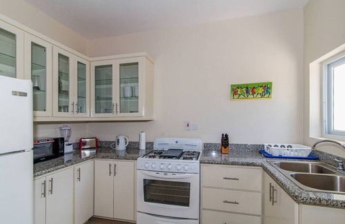 IronShore Estates House | Hospitality Expert NCB2: Pool, Beach & Chef