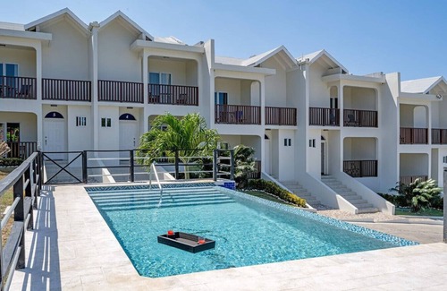 IronShore Estates House | Hospitality Expert NCB2: Pool, Beach & Chef