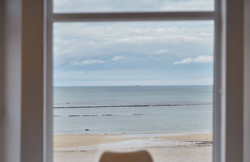 Redcar Apartment | Host Stay Bellevue Apartment 2